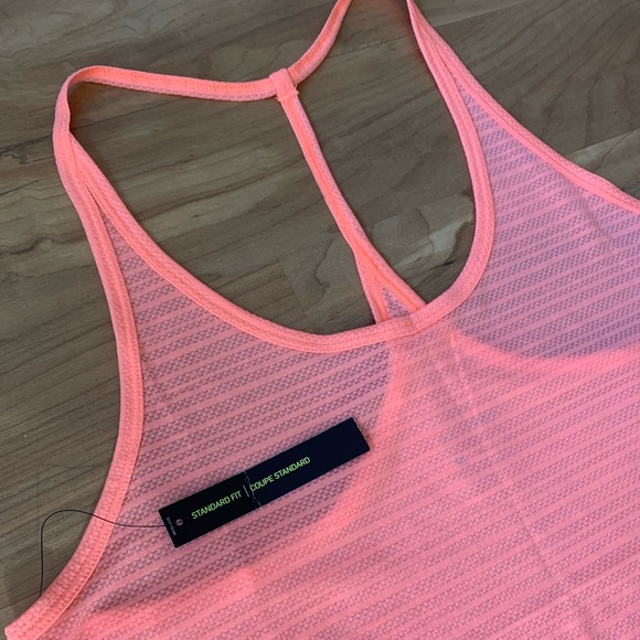 NWT Standard Fit Breathe Tank: Nike - Picture 3 of 16